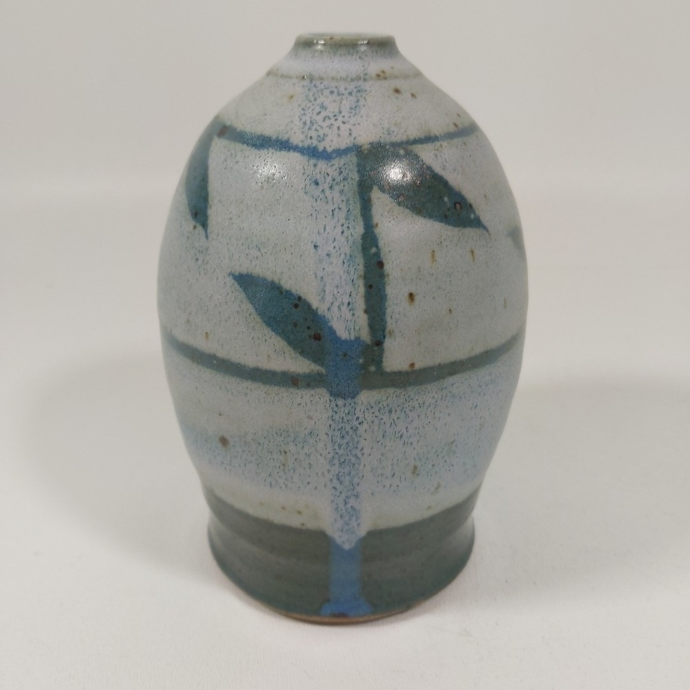 Art Pottery Bud Vase‎
